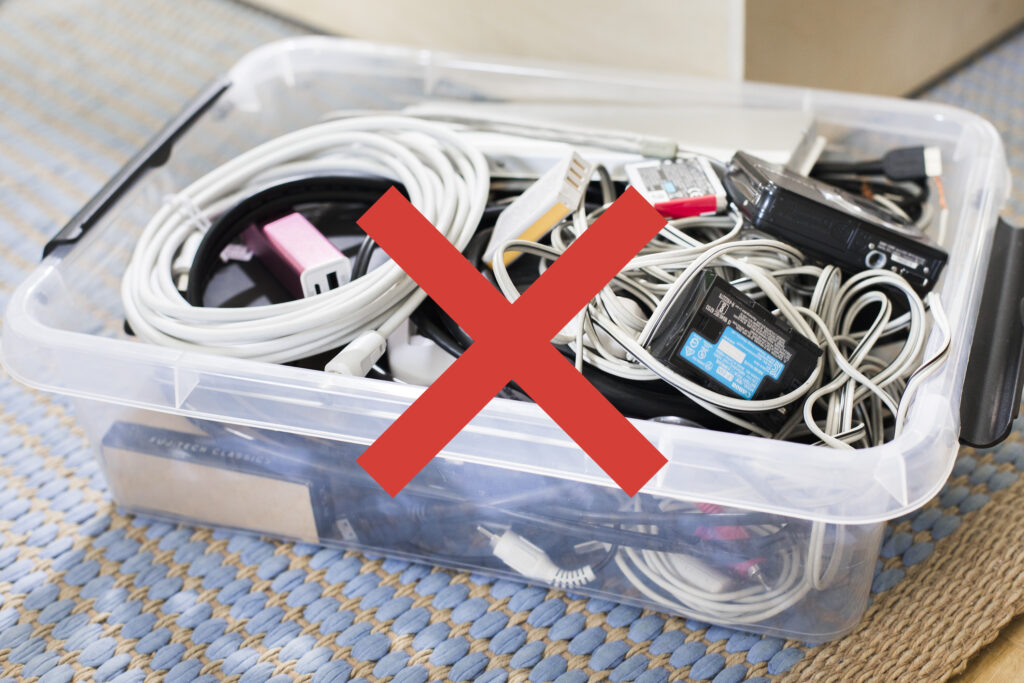 kuva-ei-na-cc-88in-irralliset-akut-ja-paristot-eiva-cc-88t-kuulu-sa-cc-88hko-cc-88-ja-elektroniikkalaitteiden-kera-cc-88ykseen-sekaan-hires.